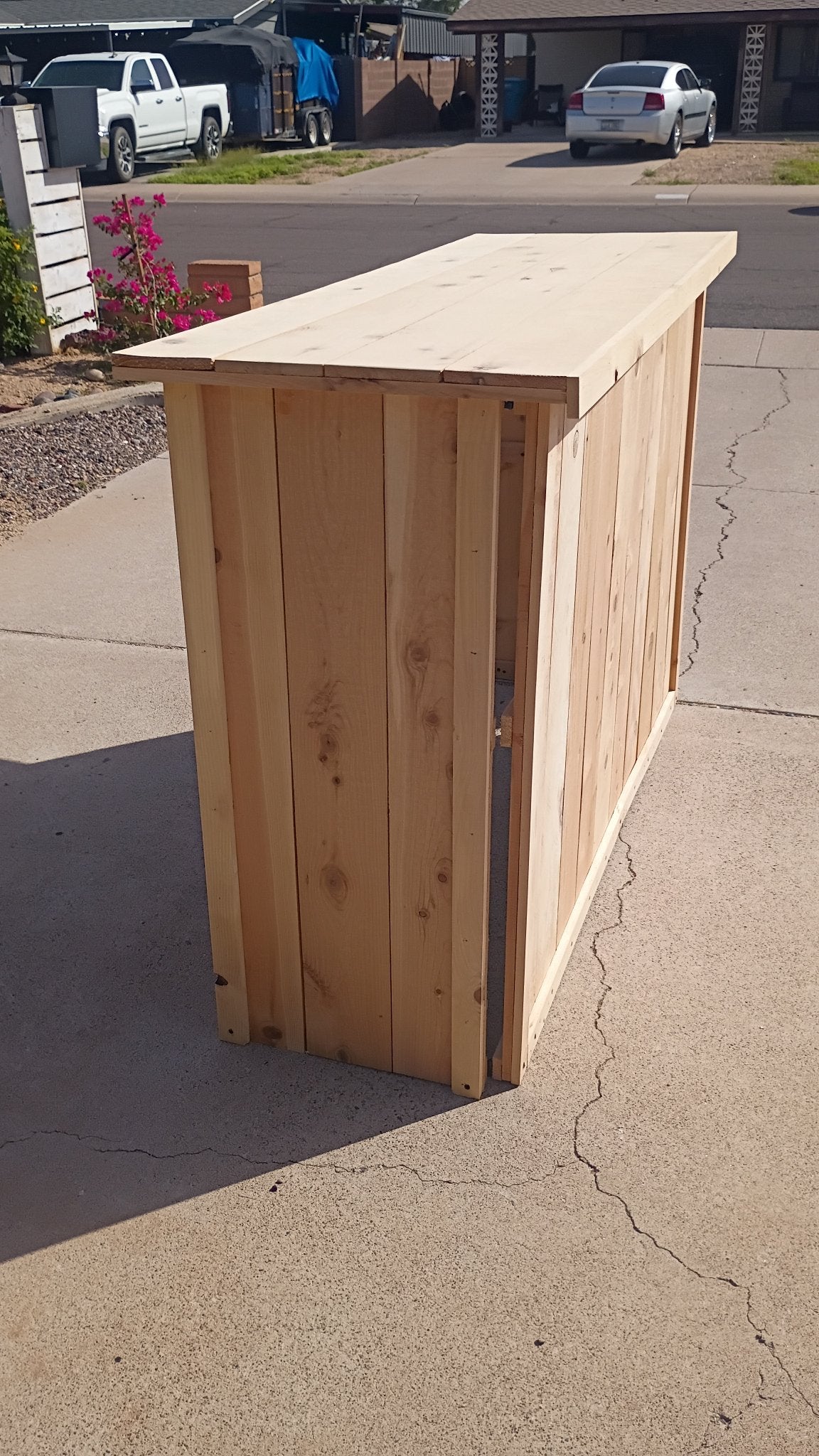 5-foot folding cedar bar — side view