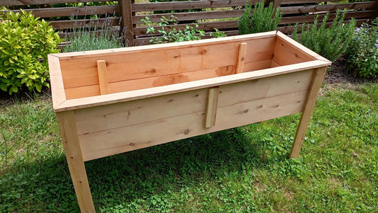 Cedar Garden Beds & Planters